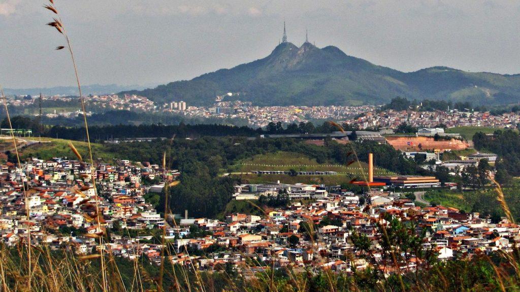 Descubra as vantagens de morar em Caieiras: qualidade de vida, custo acessível, segurança e infraestrutura completa.